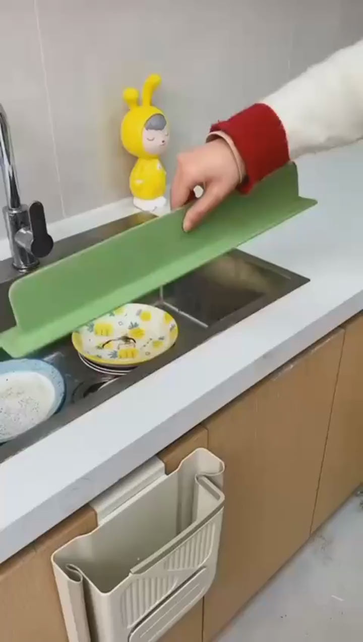 Silicone Sink Splash Guard Flexible Water Splash Stopper with Double Suction Cups